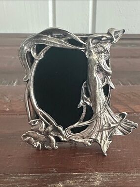 Art Nouveau Silver-Tone Decorative Picture Frame - Silver
